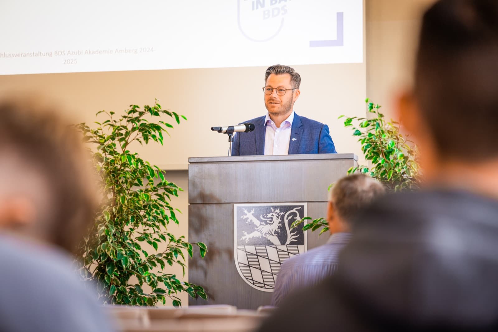 Stärkung des regionalen Mittelstands und Förderung unternehmerischer Interessen in der Oberpfalz. Anlaufstelle für Selbständige, Freiberufler und Gewerbetreibende.